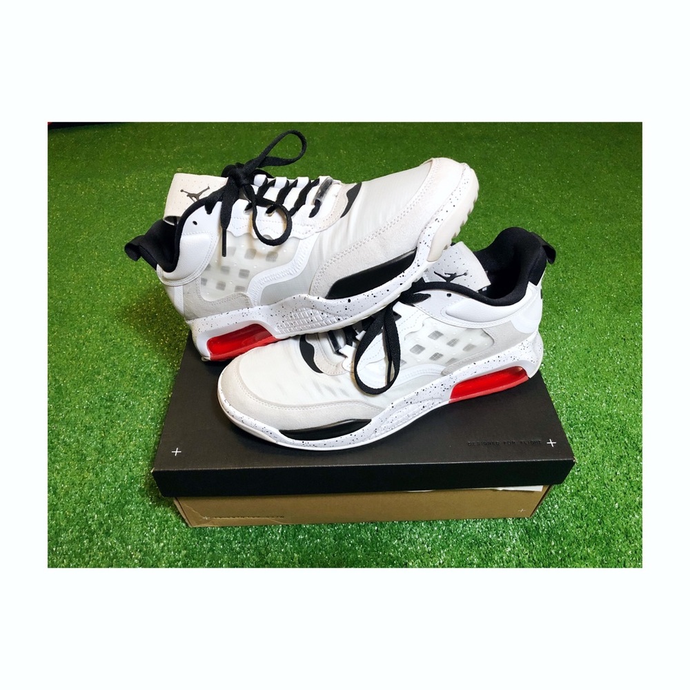 AirMax Jumpman 200s worm once.